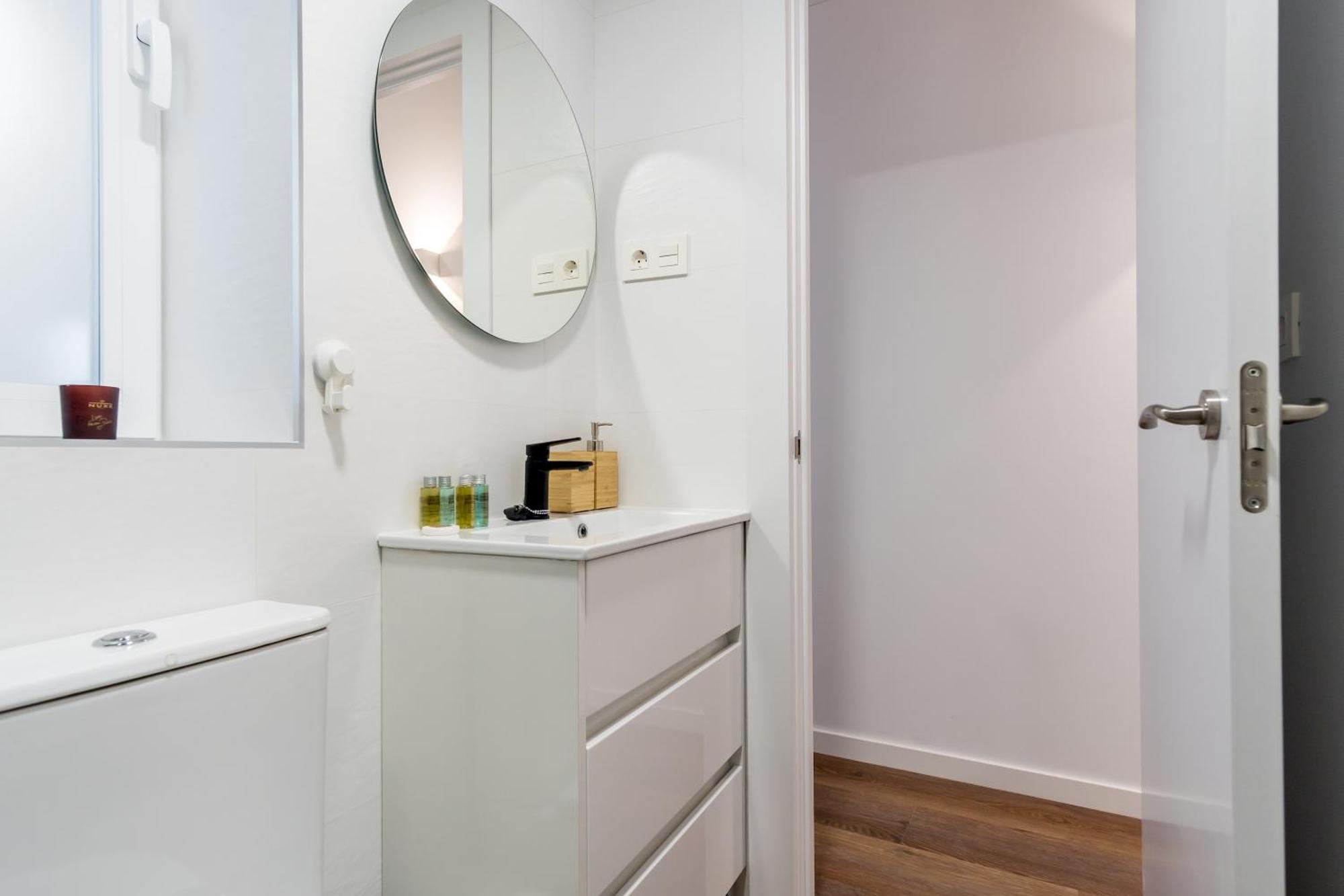 Modern And Cozy- 1 Bedroom 1 Bathroom -Lavapies Madrid Buitenkant foto