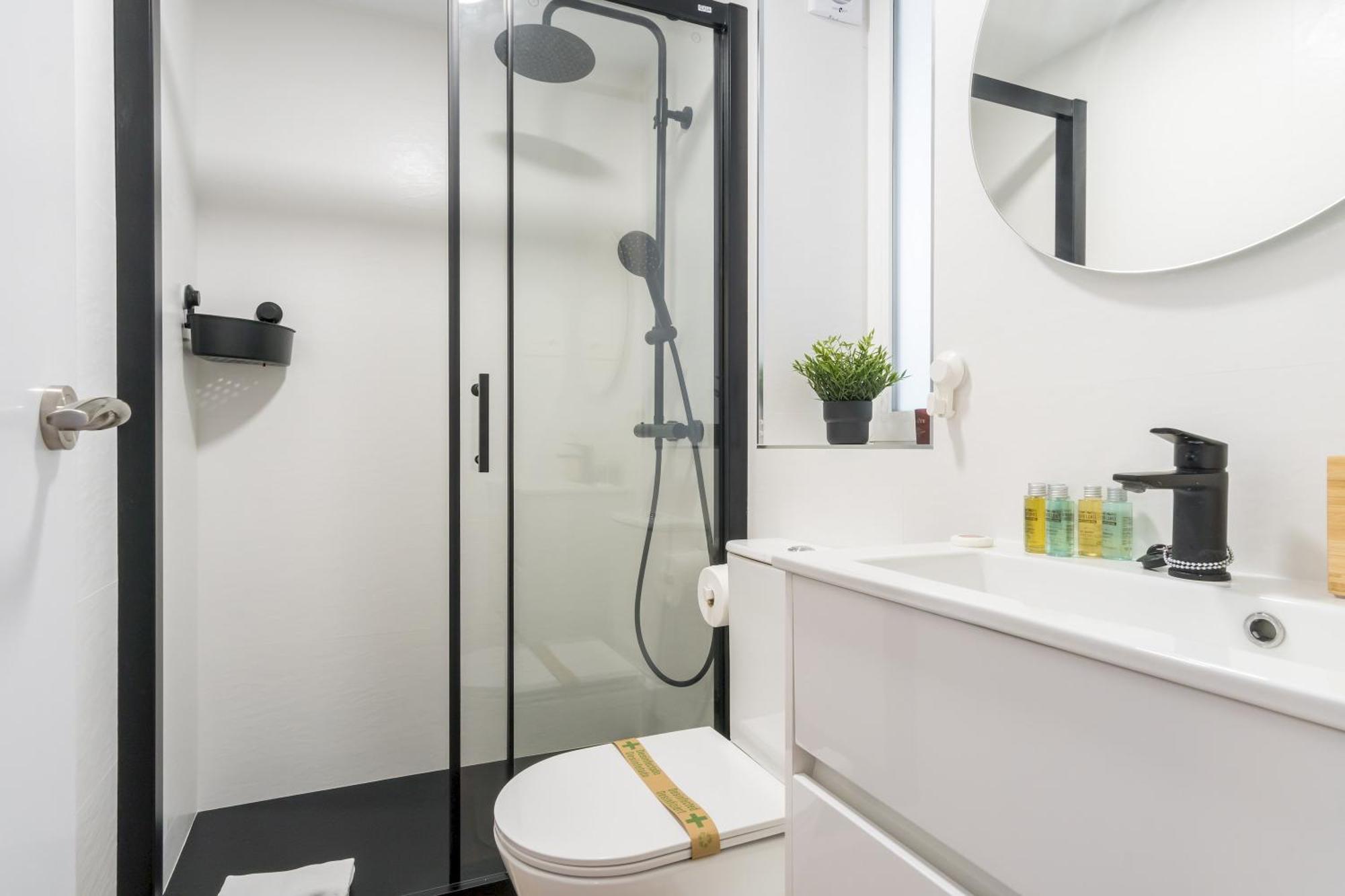 Modern And Cozy- 1 Bedroom 1 Bathroom -Lavapies Madrid Buitenkant foto
